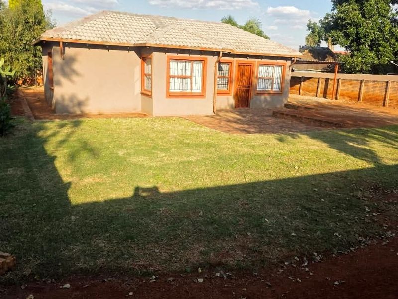3 Bedroom House for Sale in Orchards x46 - Photo 2