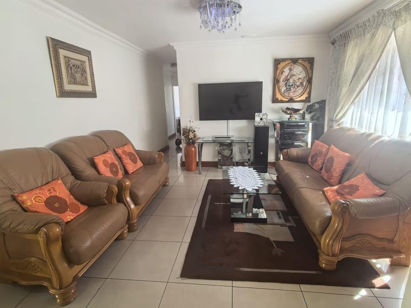 House For Sale in Sunward Park, Boksburg - Photo 6