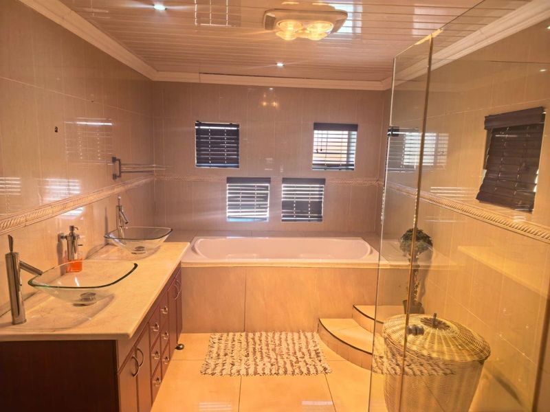 House For Sale in Sunward Park, Boksburg - Photo 10