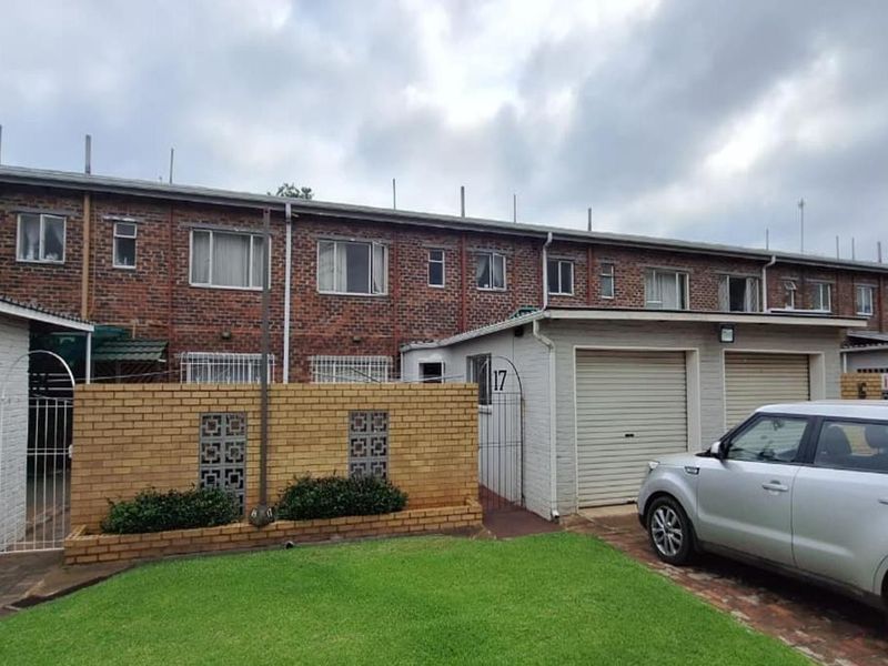 Townhouse For Sale in Benoni AH, Benoni - Photo 1