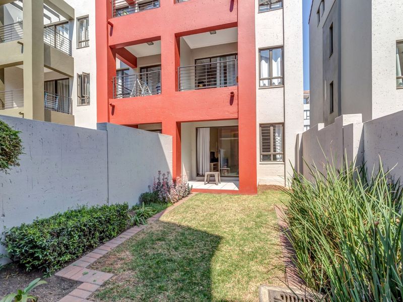 Furnished garden apartment in Cedar Lofts - Photo 9