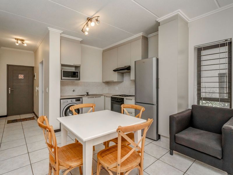 Furnished garden apartment in Cedar Lofts - Photo 4