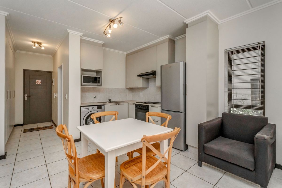 Furnished garden apartment in Cedar Lofts - Photo 4