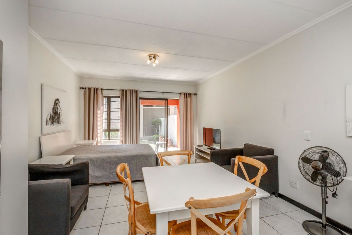 Furnished garden apartment in Cedar Lofts - Photo 3