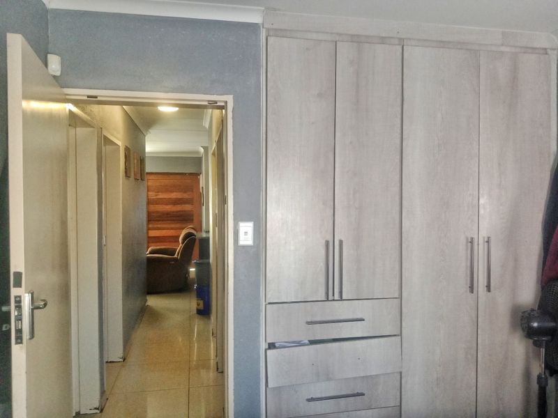 Fully Fitted 3 Bedroom House For Sale in Soshanguve VV, Soshanguve - Photo 8