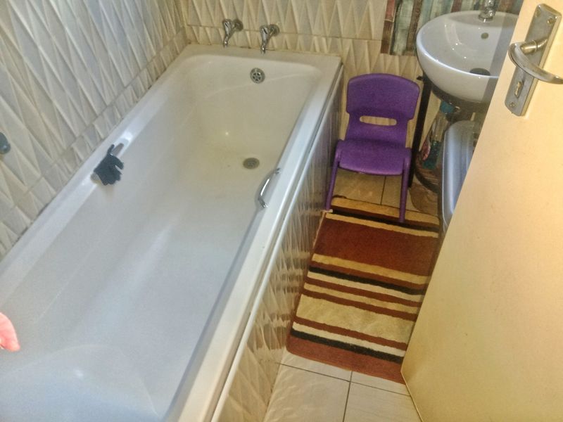 Fully Fitted 3 Bedroom House For Sale in Soshanguve VV, Soshanguve - Photo 6