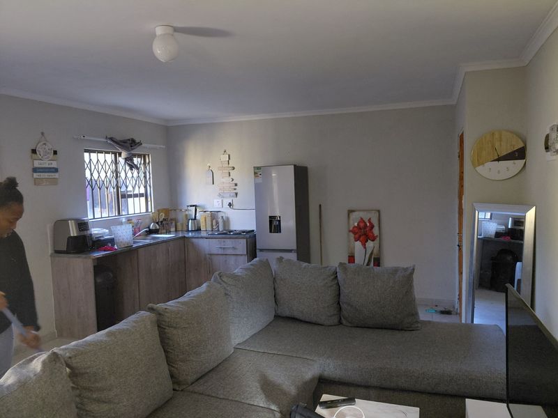 A Bachelor Apartment For Rent Cosmo City Ext 8 - Photo 8