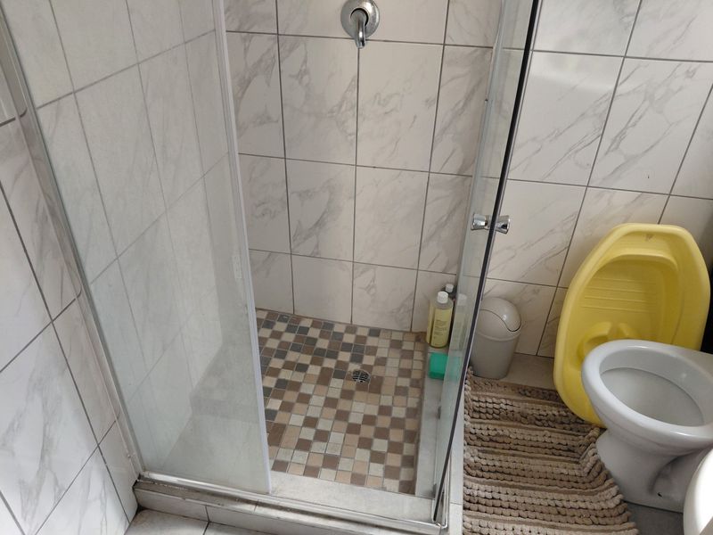 A Bachelor Apartment For Rent Cosmo City Ext 8 - Photo 4