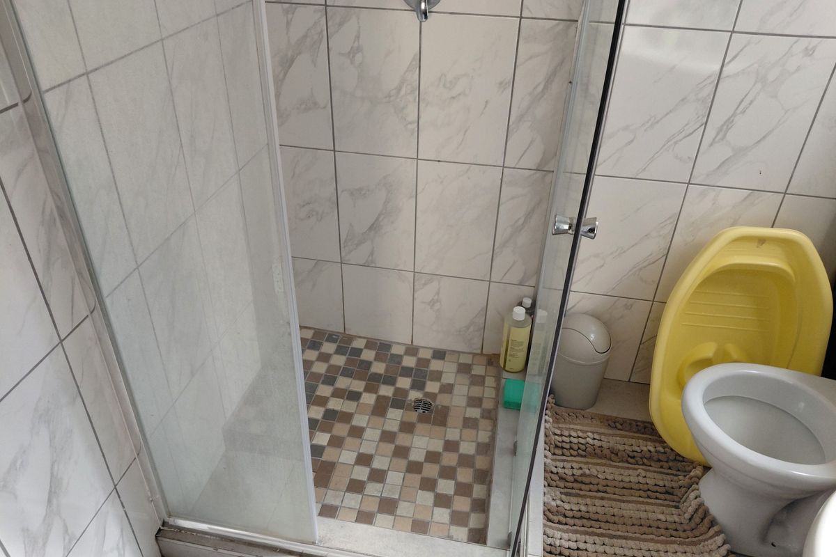 A Bachelor Apartment For Rent Cosmo City Ext 8 - Photo 4