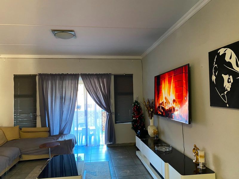 Ground floor 3 bedroom, 2 bathroom Apartment To Rent in Midrand - Photo 8