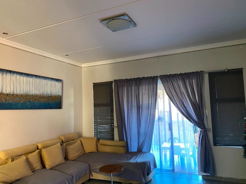 Ground floor 3 bedroom, 2 bathroom Apartment To Rent in Midrand - Photo 6