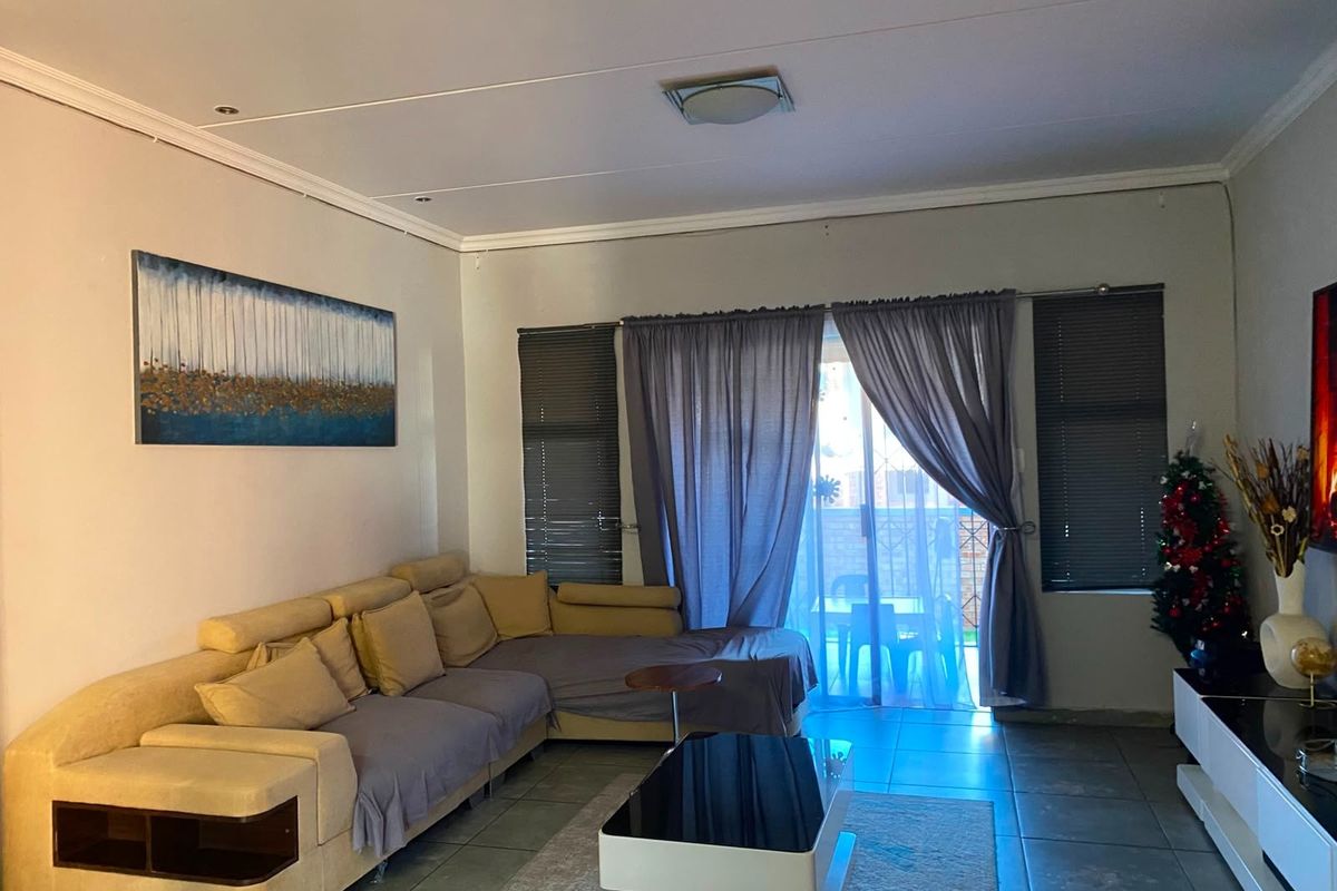 Ground floor 3 bedroom, 2 bathroom Apartment To Rent in Midrand - Photo 5