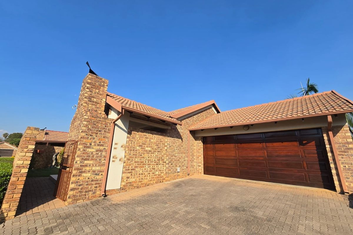 Beautiful 3 Bedroom Townhouse to Rent in Sinoville - Photo 4