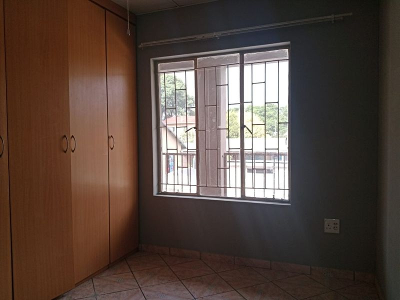 Two bedroom apartment available to rent in Kruger Street, Bo-Dorp - Photo 8