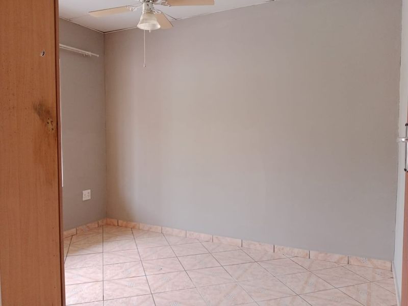 Two bedroom apartment available to rent in Kruger Street, Bo-Dorp - Photo 7