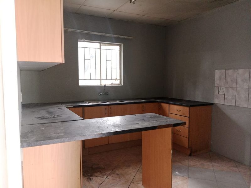 Two bedroom apartment available to rent in Kruger Street, Bo-Dorp - Photo 2