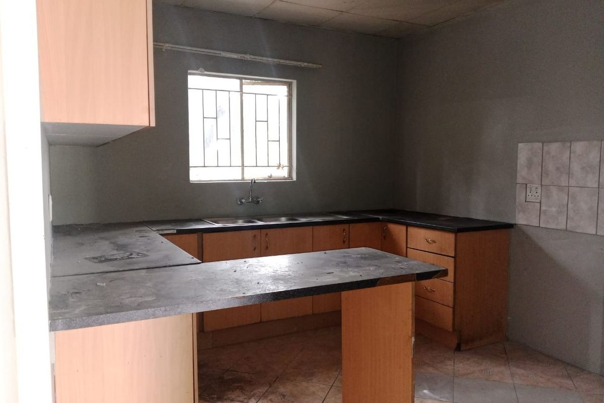 Two bedroom apartment available to rent in Kruger Street, Bo-Dorp - Photo 2