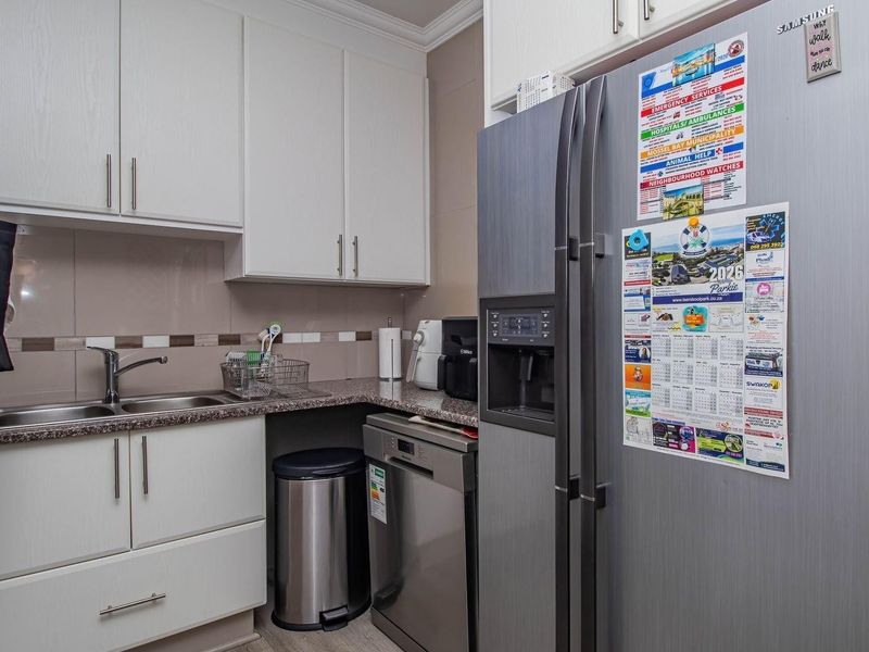 Comfortable Retirement Living in Mossel Bay-One-Level! - Photo 10