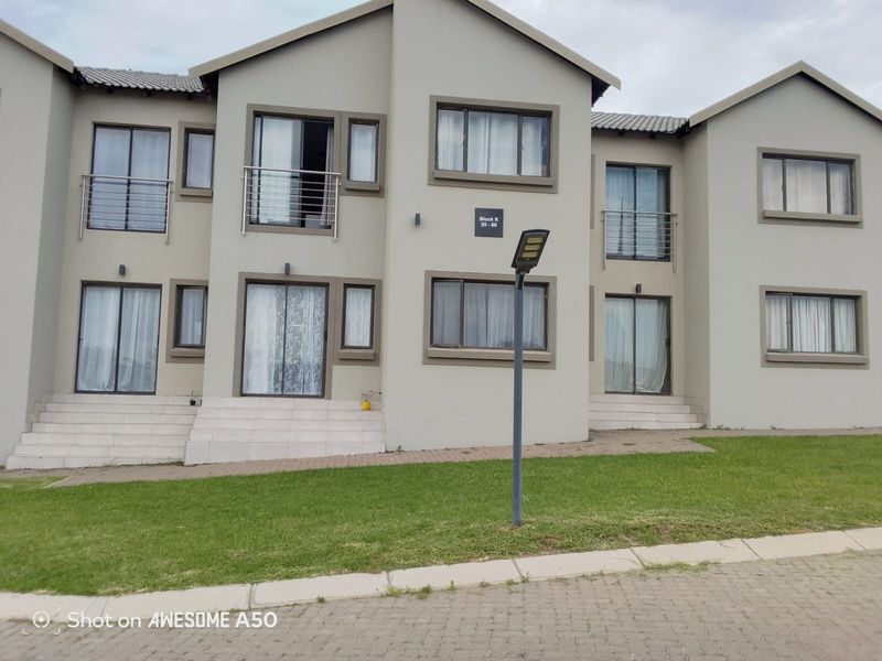 Apartment To Rent in Noordwyk, Midrand - Photo 6