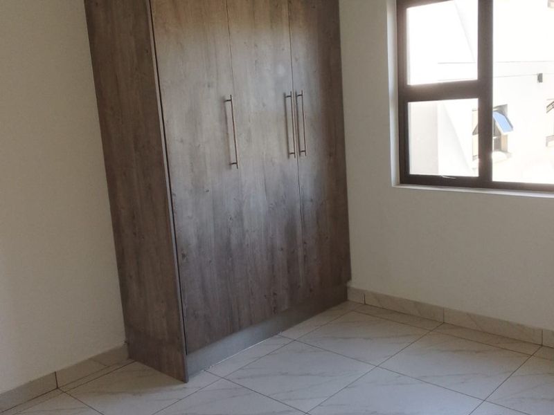 Apartment To Rent in Noordwyk, Midrand - Photo 4