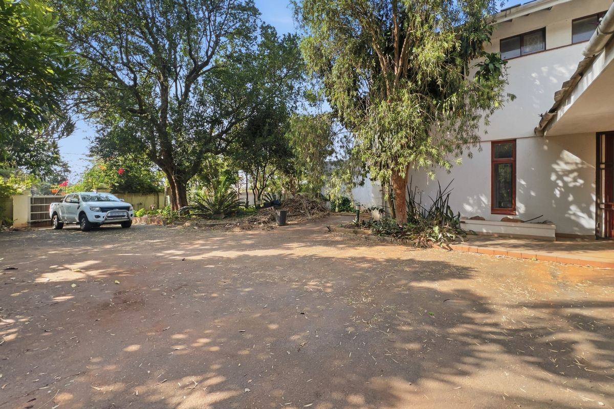 5 Bed 5 bath House For Sale in Umbilo, Durban, KwaZulu-Natal - Photo 2