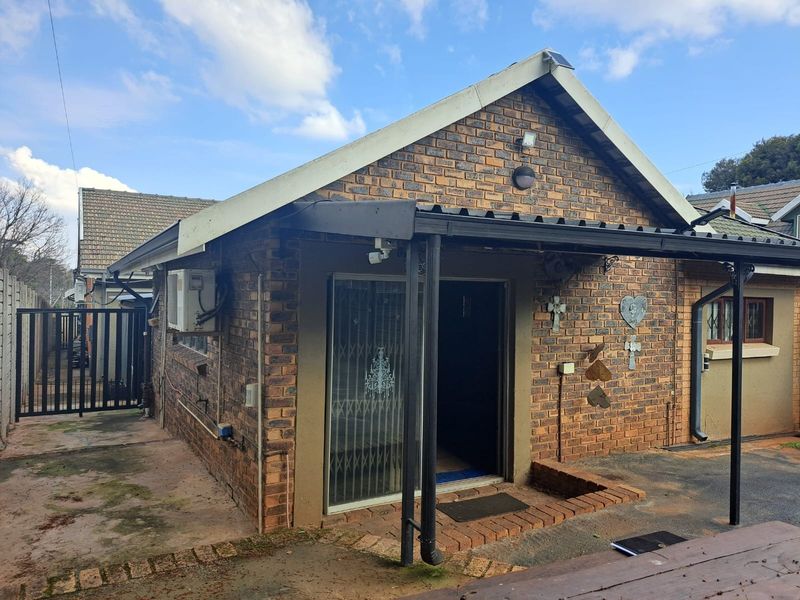 Cottage To Rent in Florida North, Roodepoort - Photo 10