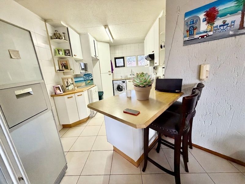 2 Bedroom First Floor Townhouse For Sale in Sunninghill, Sandton - Photo 10
