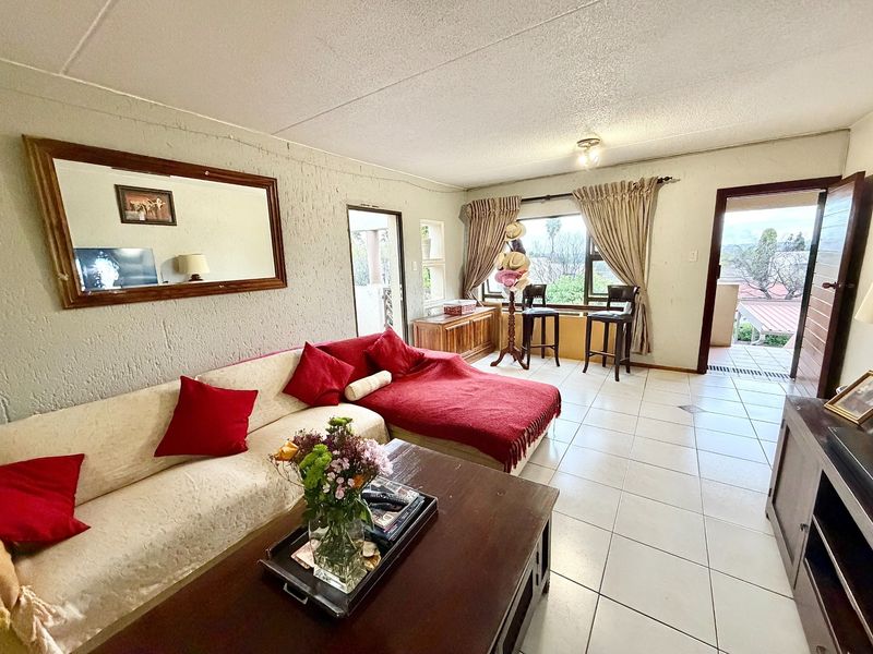 2 Bedroom First Floor Townhouse For Sale in Sunninghill, Sandton - Photo 5