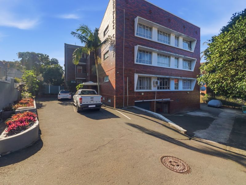 Studio Apartment To Rent in Morningside, Durban, KwaZulu Natal - Photo 1