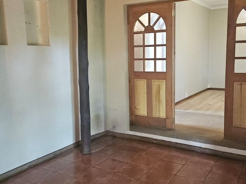Neat family home in well sought after area.  Tranquil garden with sprinkler system - Photo 3