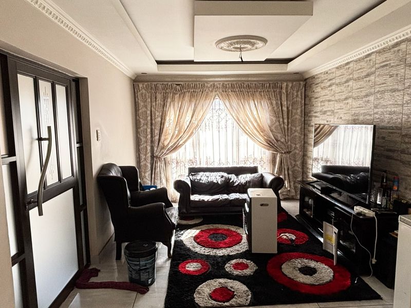 House For Sale in Bram Fischerville Soweto - Photo 8