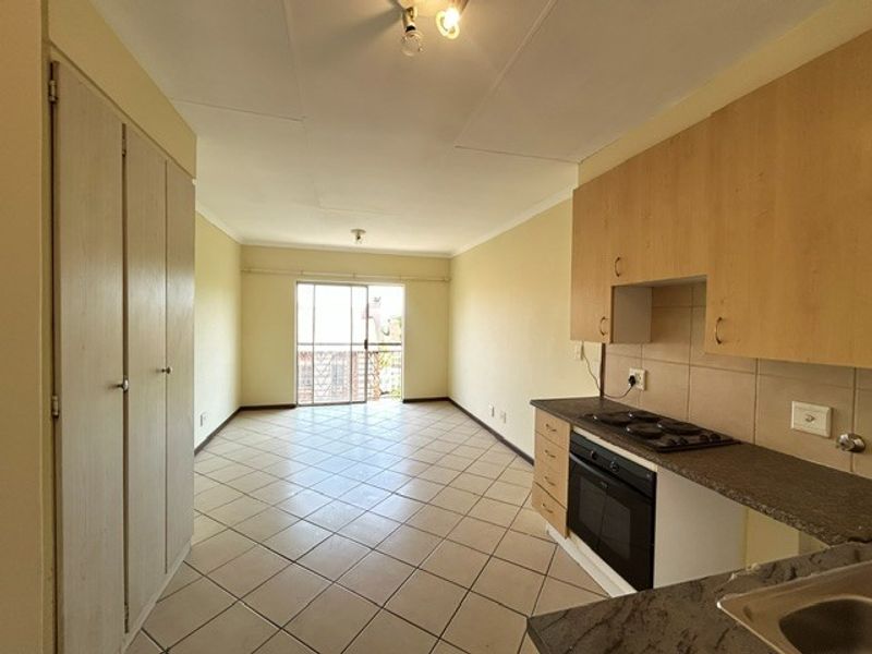 Bachelor Apartment To Rent in Wonderpark Estate, Karenpark, Akasia - Photo 10