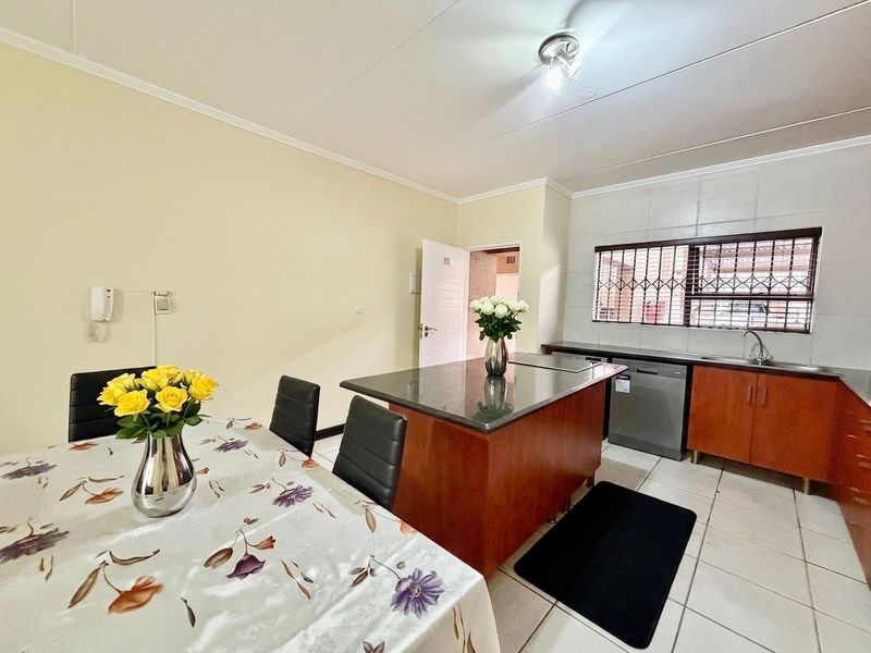 Apartment For Sale in Sunninghill, Sandton - Photo 9