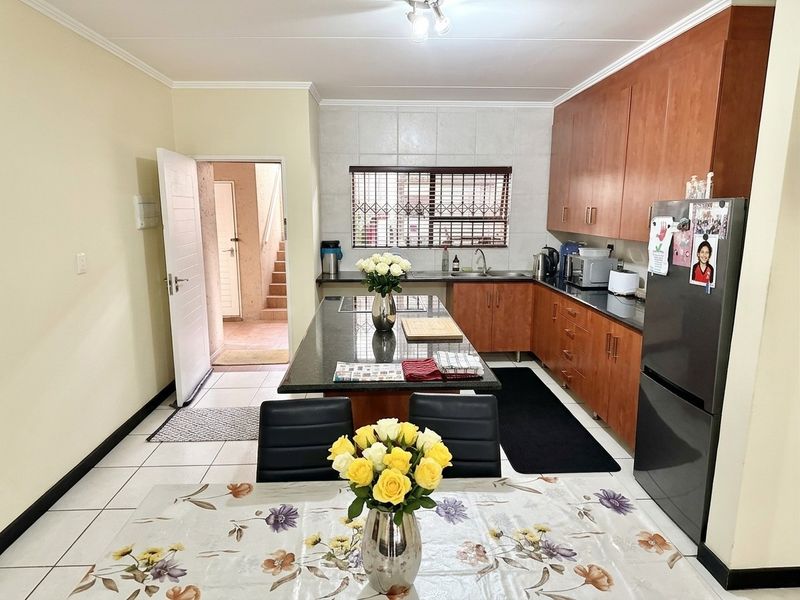 Apartment For Sale in Sunninghill, Sandton - Photo 8
