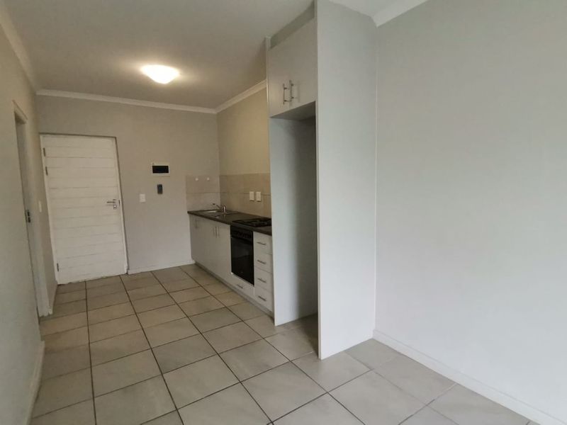 Investment Opportunity - One Bedroom Apartment For Sale at La Vie Estate in Paarl - Photo 6