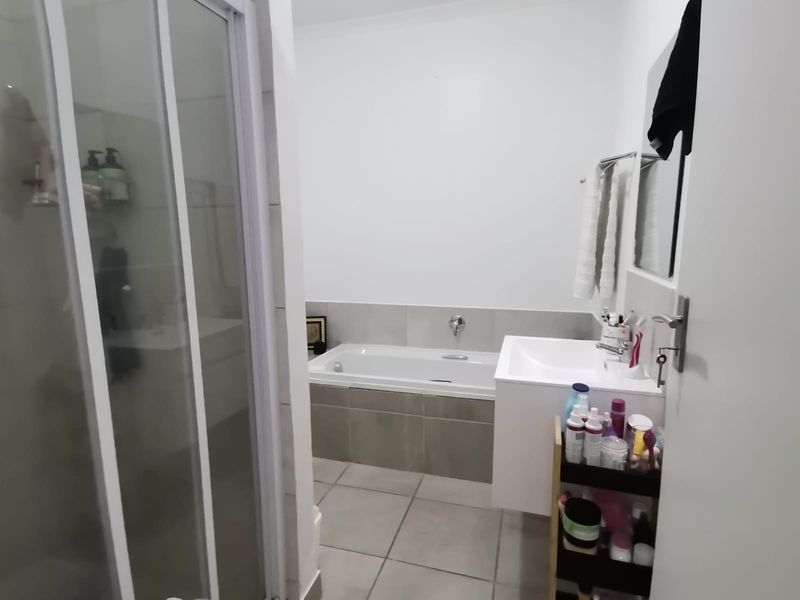 Investment Opportunity - One Bedroom Apartment For Sale at La Vie Estate in Paarl - Photo 9