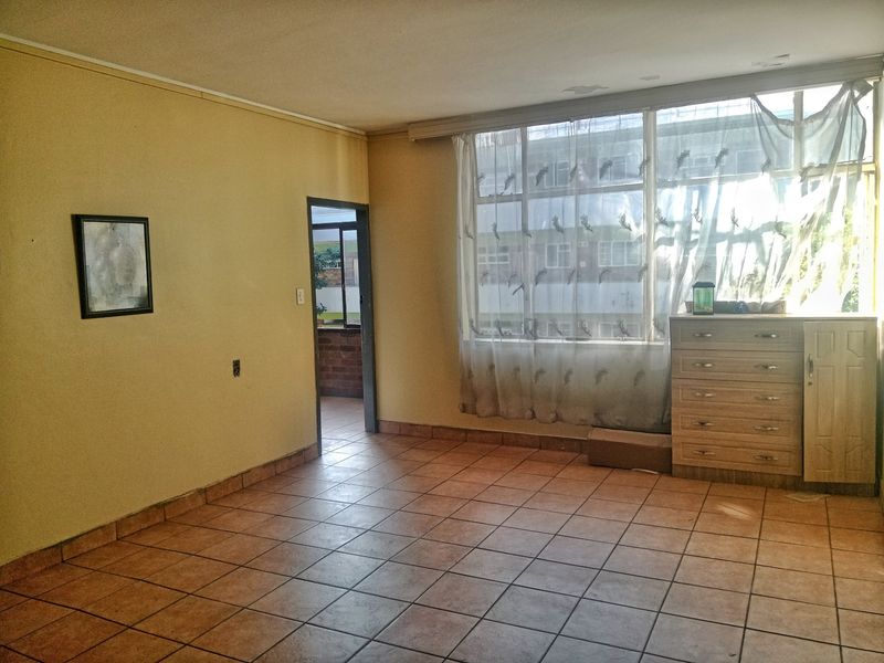 Investment Opportunity on a 2.5 Bedroom Apartment For Sale in Sunnyside, Pretoria - Photo 9