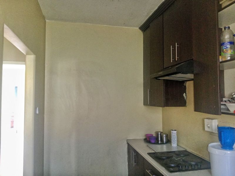 Investment Opportunity on a 2.5 Bedroom Apartment For Sale in Sunnyside, Pretoria - Photo 6