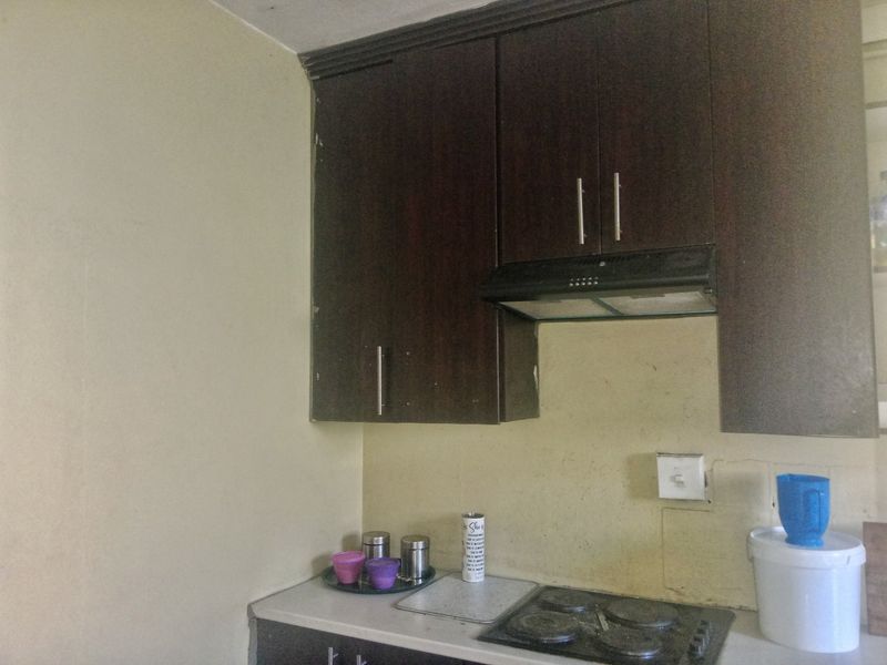 Investment Opportunity on a 2.5 Bedroom Apartment For Sale in Sunnyside, Pretoria - Photo 3