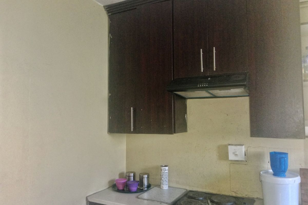 Investment Opportunity on a 2.5 Bedroom Apartment For Sale in Sunnyside, Pretoria - Photo 3