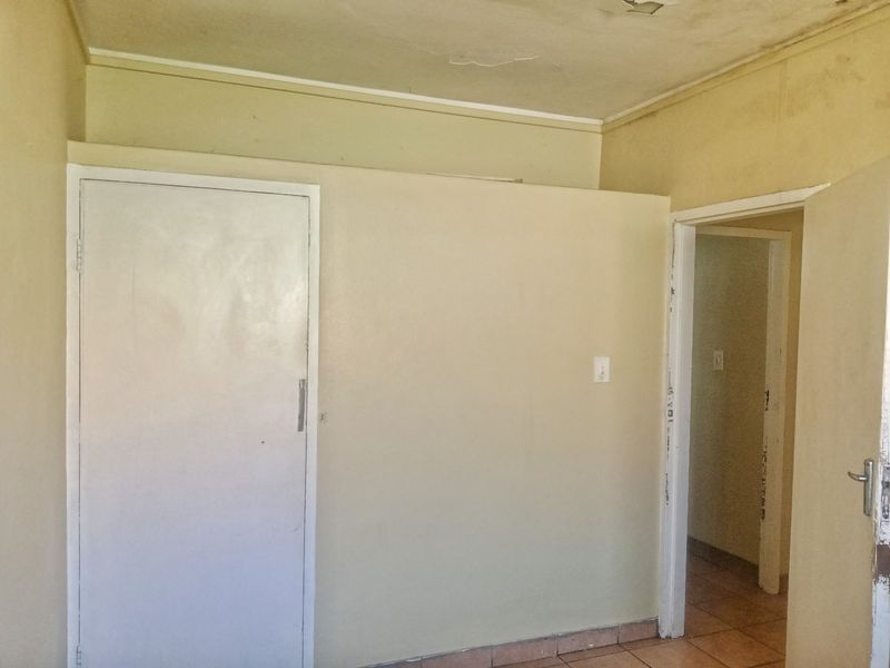 Investment Opportunity on a 2.5 Bedroom Apartment For Sale in Sunnyside, Pretoria - Photo 5