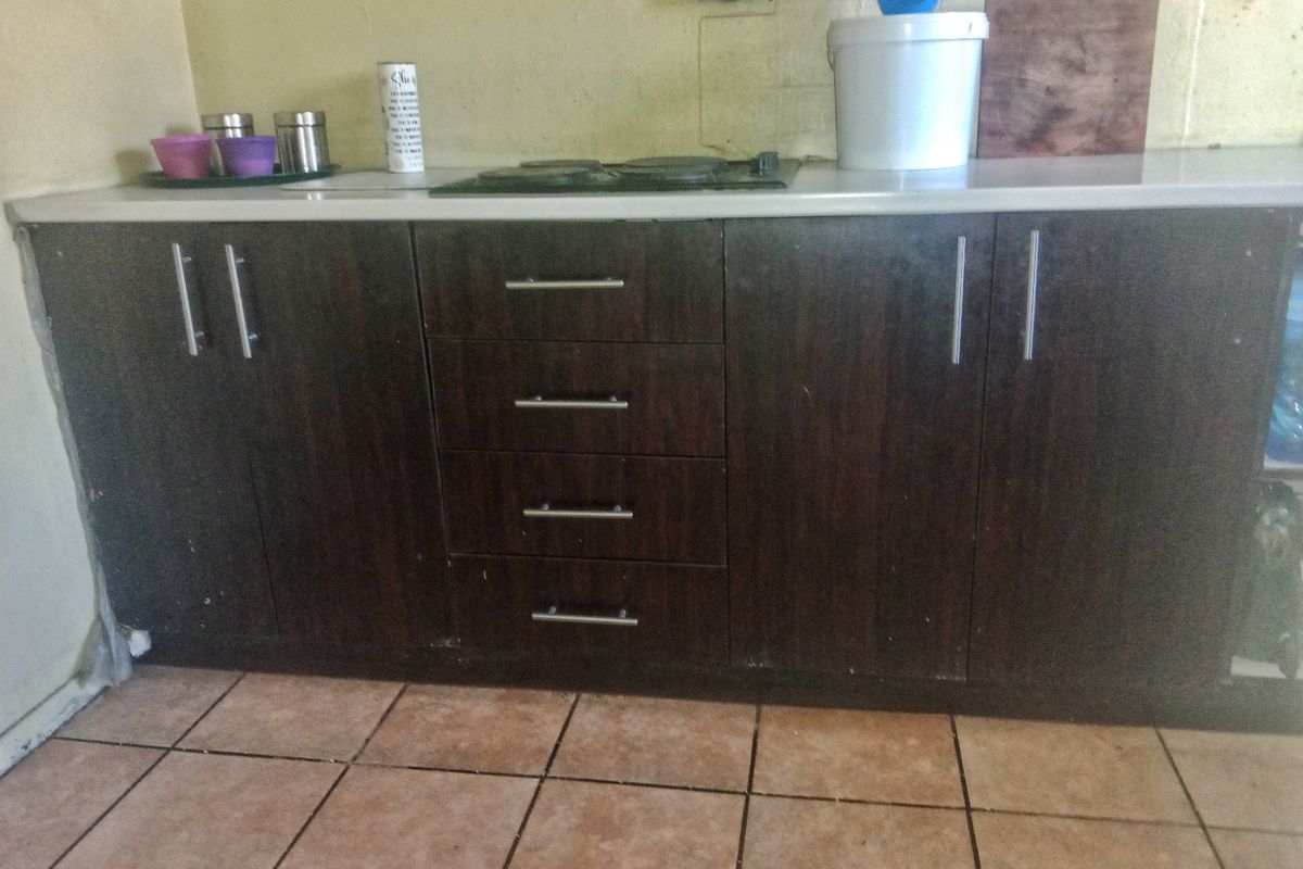 Investment Opportunity on a 2.5 Bedroom Apartment For Sale in Sunnyside, Pretoria - Photo 4