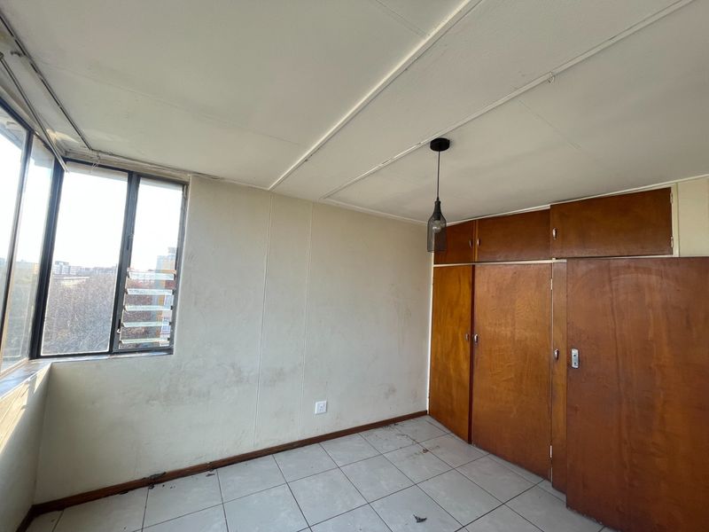 Investment Apartment For Sale in Sunnyside. - Photo 7