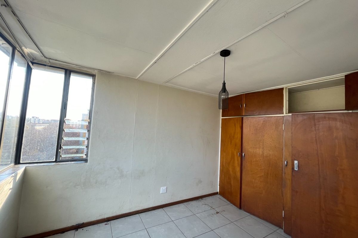 Investment Apartment For Sale in Sunnyside. - Photo 4