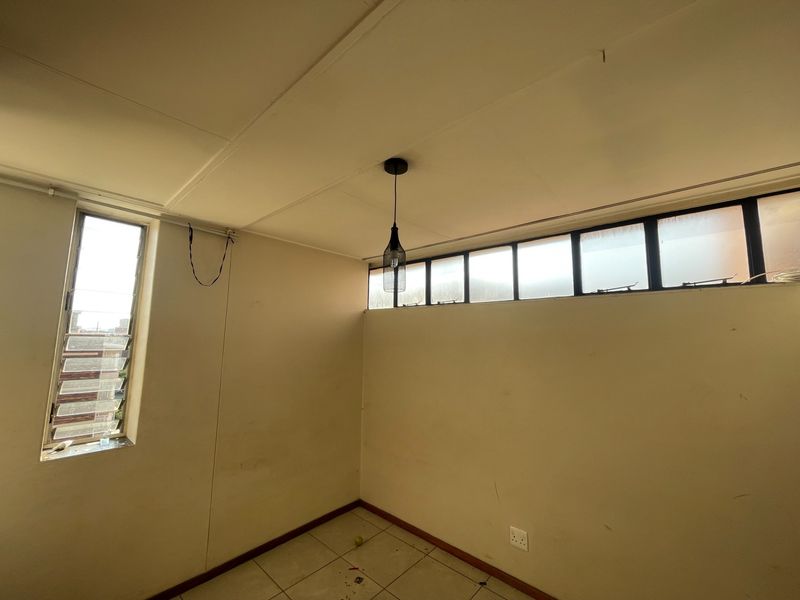 Investment Apartment For Sale in Sunnyside. - Photo 5