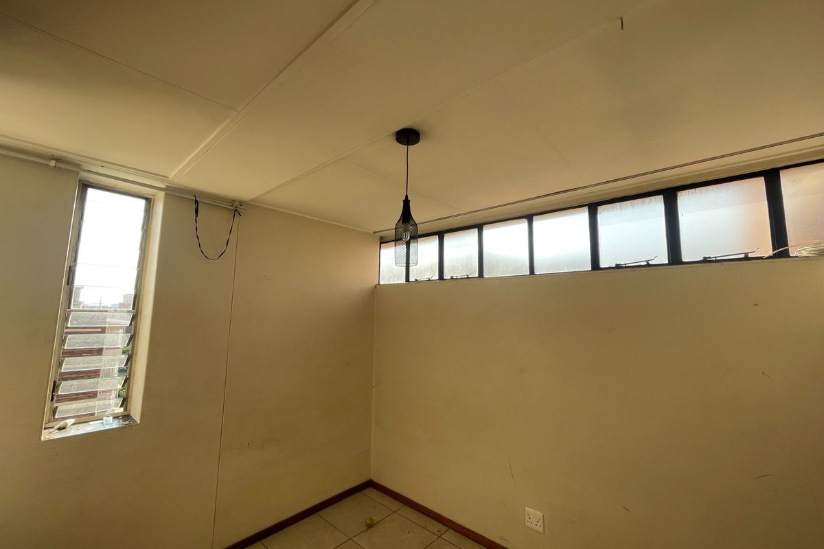 Investment Apartment For Sale in Sunnyside. - Photo 5