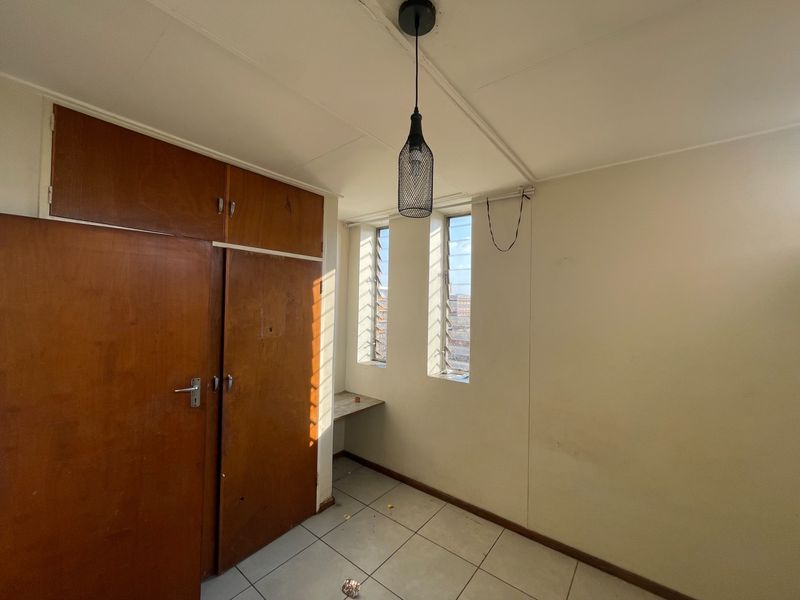Investment Apartment For Sale in Sunnyside. - Photo 8