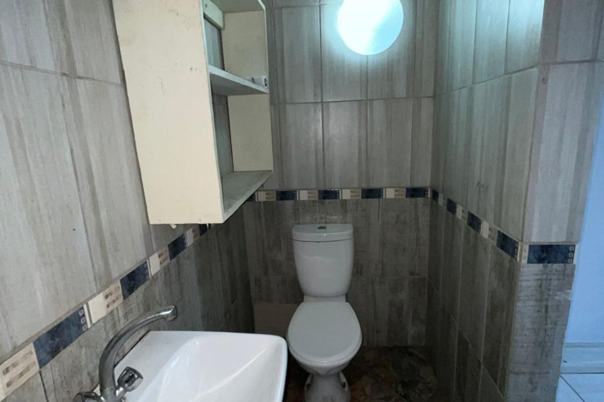 Bachelor Flat - Ideal for Single Professional or Student - Photo 4
