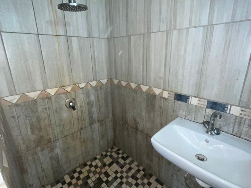 Bachelor Flat - Ideal for Single Professional or Student - Photo 3