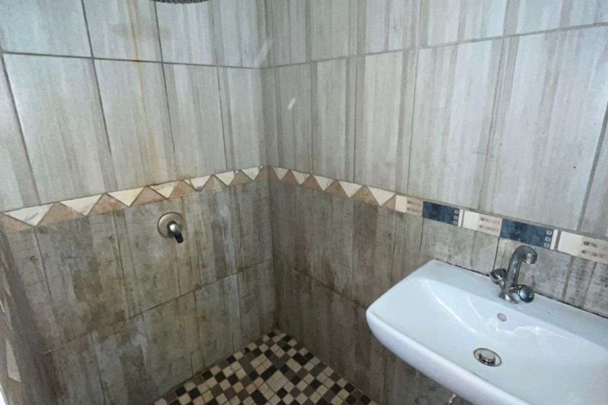 Bachelor Flat - Ideal for Single Professional or Student - Photo 3